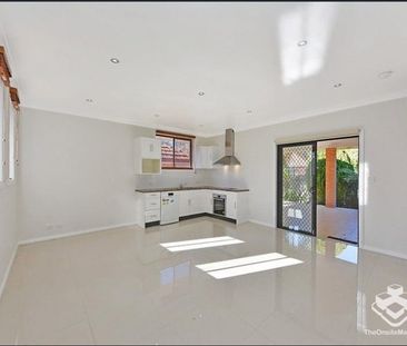 Comfortable and Low Maintenance Free Standing 2 Bedroom Home - Photo 5