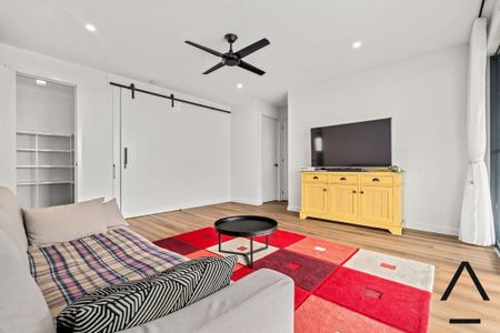 ELECTRICITY, GAS & INTERNET INCLUDED IN THE RENT - Modern 3-Bedroom self-contained residence in Catherine Hill Bay - Your Serene Retreat Awaits! - Photo 2