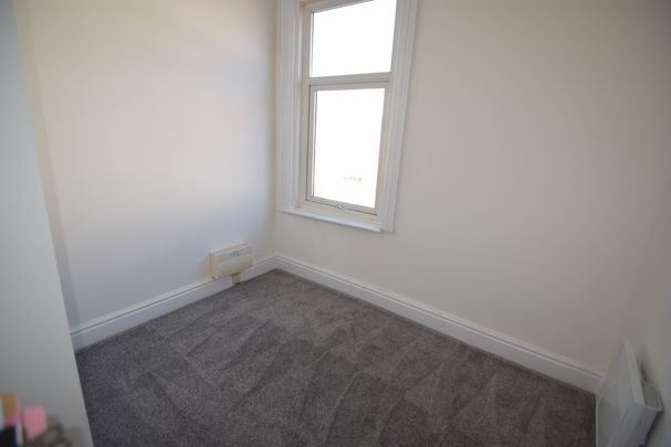 To Let 2 Bed Apartment - Photo 1