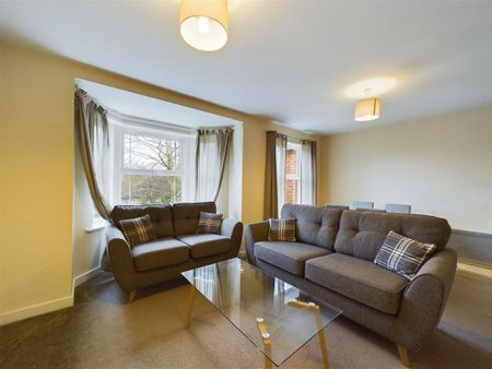 2 bedroom flat to rent - Photo 2