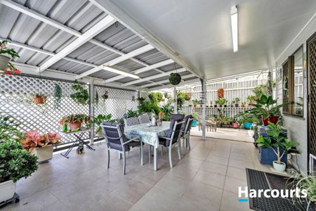 Charming Family Home on a Huge Block - Space, Comfort & Location! - Photo 2