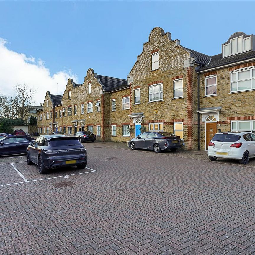 Flat To Let - Photo 1