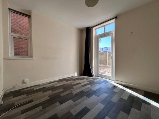 Chetwynd Road, Wolverhampton, West Midlands, WV2 - Photo 1