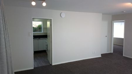 With 5 minutes to the Bus, Leave the Car at Home! - Photo 2