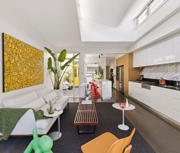 Elegant 3-level terrace with refined contemporary style - Photo 4