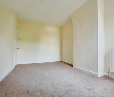 CENTRAL WATFORD - Photo 2