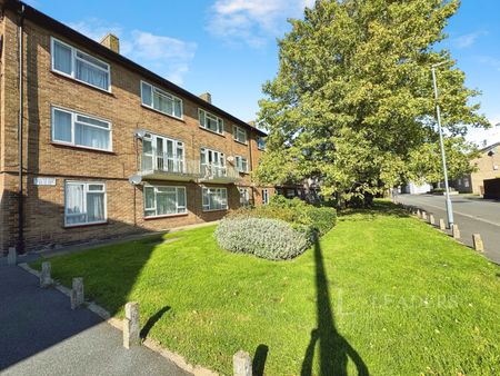 3 bedroom maisonette to rent Baxter Row, Norwich - Photo 2