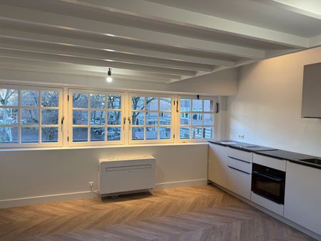 Appartement te huur: Van Tuyll van Serooskerkenplein 49 1076 LZ Amsterdam - Foto 2