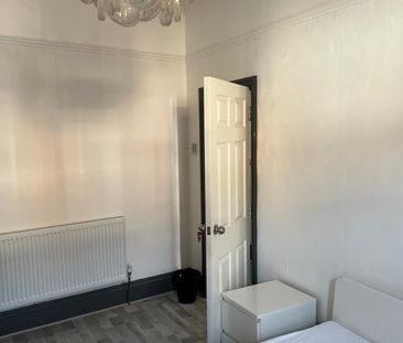 5 Bed Terraced House, Clarendon Park Road, LE2 - Photo 3