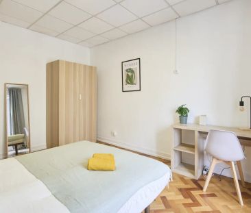 Room in a shared 7-bedroom apartment for rent in Lisbon, all bills ... - Photo 6