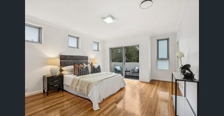 Double brick duplex made for relaxed family living - Photo 5