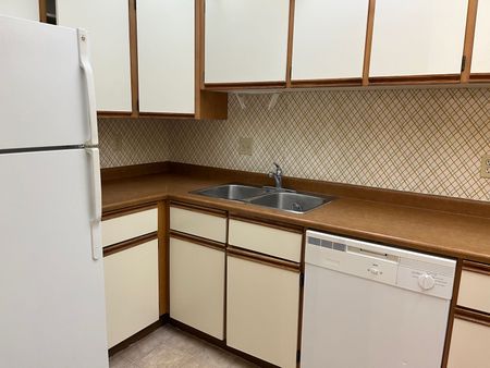 Apartment in Thorncliffe - Photo 4