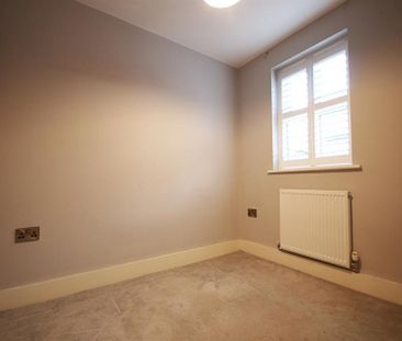 3 Bedroom Terraced To Let - Photo 6