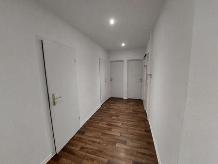 Große Familienwohnung / 2 Balkone / Modern - Photo 4