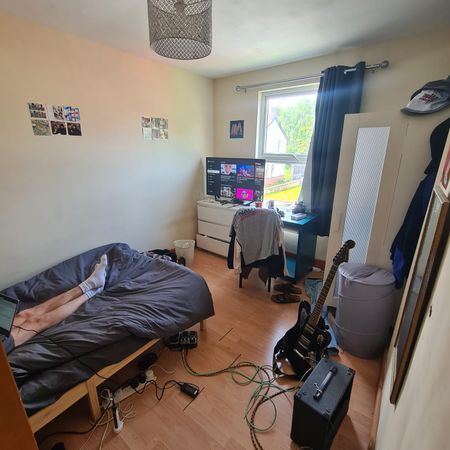 4 Bed - 5 Newport Mount, Headingley, Leeds - LS6 3DB - Student - Photo 2