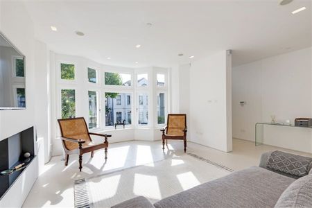 6 Bedroom Semi-Detached To Let - Photo 5