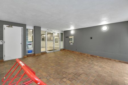 Pacific Terrace Apartments - Photo 2