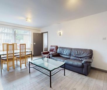6 bedroom house to rent - Photo 1