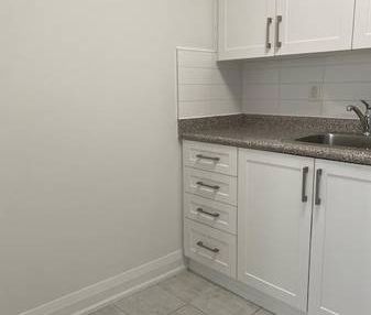 Spacious and Bright, JR-1 Bedroom Available NOW!!! - Photo 3