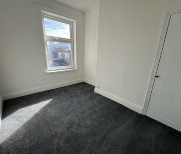 Chanterlands Avenue, Hull - Photo 3