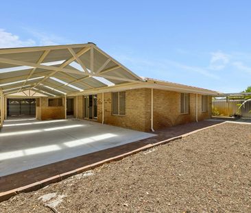 SPACIOUS 4x2x2 REPRESENTS FAMILY LIVING AT ITS BEST! - Photo 4