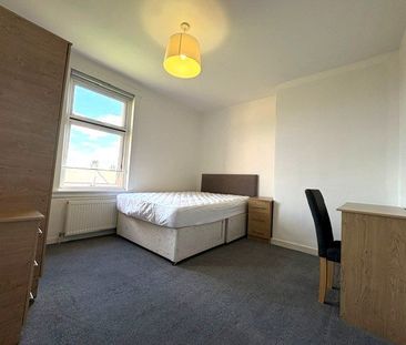 3 bedroom apartment to rent - Photo 3