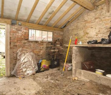 3 bedroom terraced house to rent - Photo 3