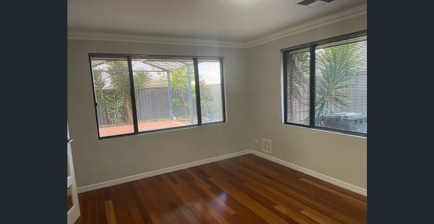 FABULOUS LOCATION! - Photo 1