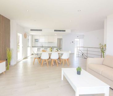 4 room luxury Villa for rent in Nerja, Andalusia - Photo 2