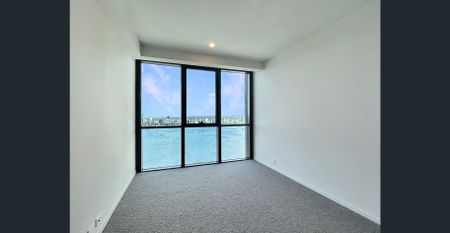 Unrivalled Luxury. Uninterrupted River & City Panoramas - Photo 2