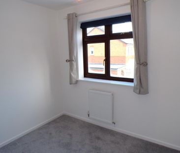 3 bedroom link detached house to rent - Photo 3