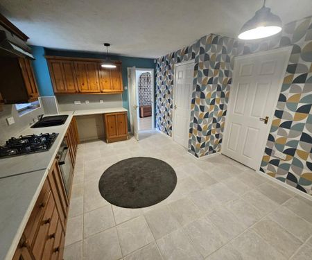 3 bedroom detached house to rent - Photo 5