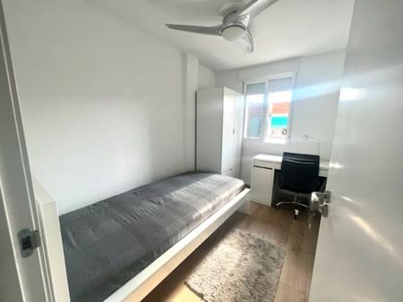 Calle Murcia, Getafe, Community of Madrid 28903 - Photo 2