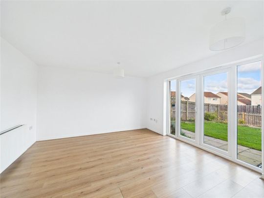 3 bedroom end of terrace house to rent - Photo 1