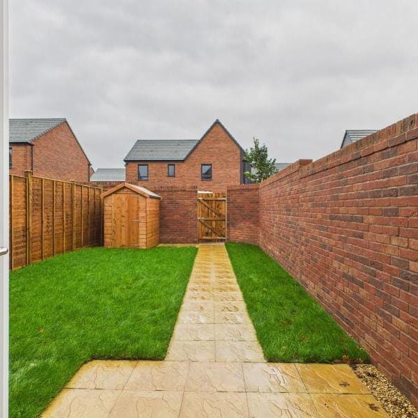 Laurie Close, Yate, Bristol - Photo 1