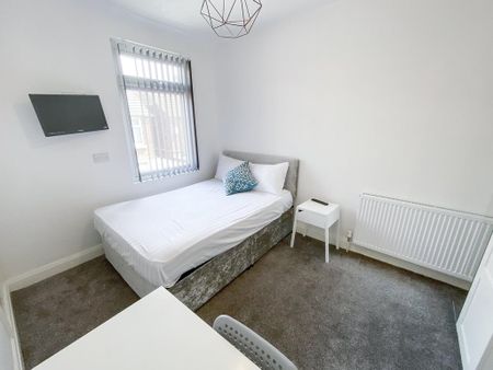 3 bedroom terraced house to rent - Photo 3