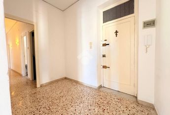 6 locali in affitto