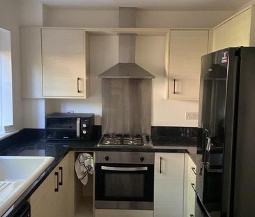 2 bedroom semi-detached house to rent - Photo 4