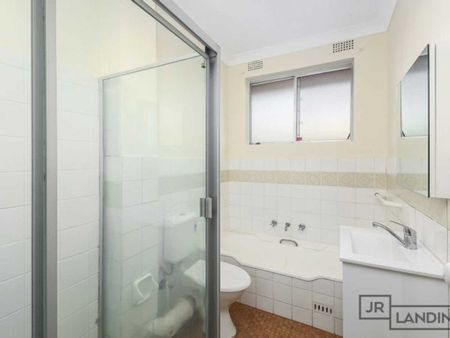 2 Bedroom Unit I Lock-Up Garage - Photo 4