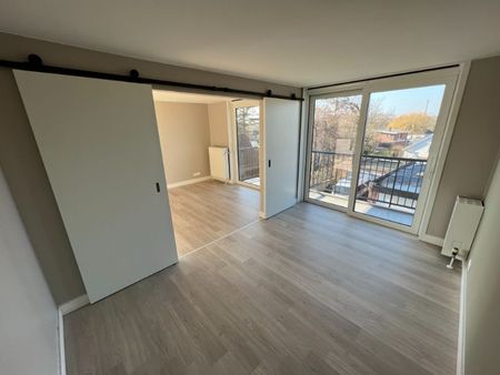 --- NIEUW --- Volledig vernieuwd 1-slaapkamerappartement + autostaanplaats & berging - Photo 5