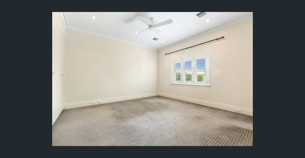 Large Family Home With Private Garden & Pool (maintenance included) - Photo 1