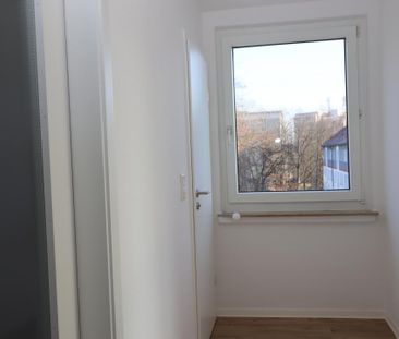 SOFORT einziehen: MODERNE 2-Zimmer-Wohnung ganz OBEN - Foto 6