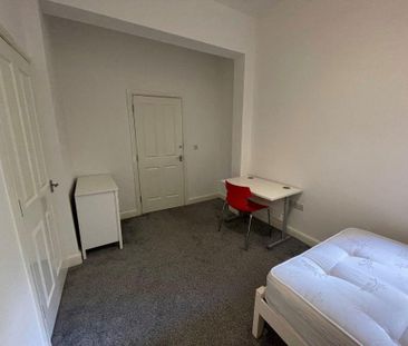 3 bedroom apartment to rent - Photo 5