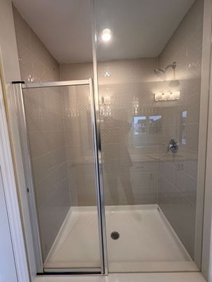 For Lease - 21 Kingsbury Trail, Barrie, Ontario - Photo 1