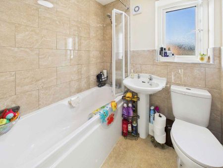 2 bedroom semi-detached house to rent - Photo 5