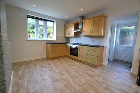 3 bedroom semi-detached house to rent - Photo 3