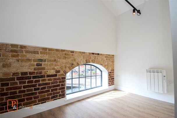 2 bedroom penthouse to rent - Photo 1