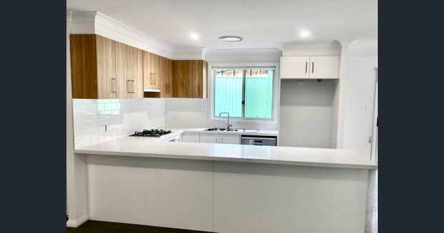 Three bedroom home - Photo 1