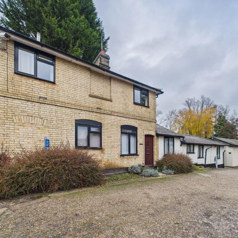 2 bedroom terraced house to rent - Photo 1