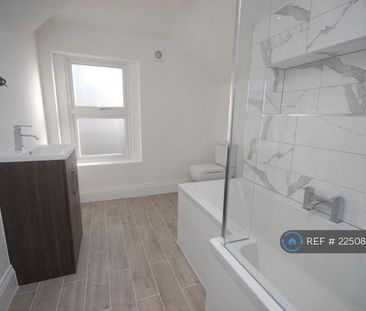 2 bedroom semi-detached house to rent - Photo 6